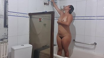 Não Resisti Queria Ver Minha Prima Peladinha Deixei O Celular Gravando