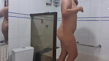 Não Resisti Queria Ver Minha Prima Peladinha Deixei O Celular Gravando