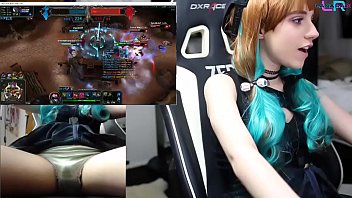 Teen Playing League Of Legends With An Ohmibod 1/2