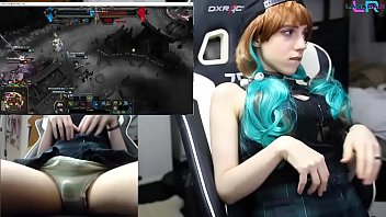 Teen Playing League Of Legends With An Ohmibod 1/2